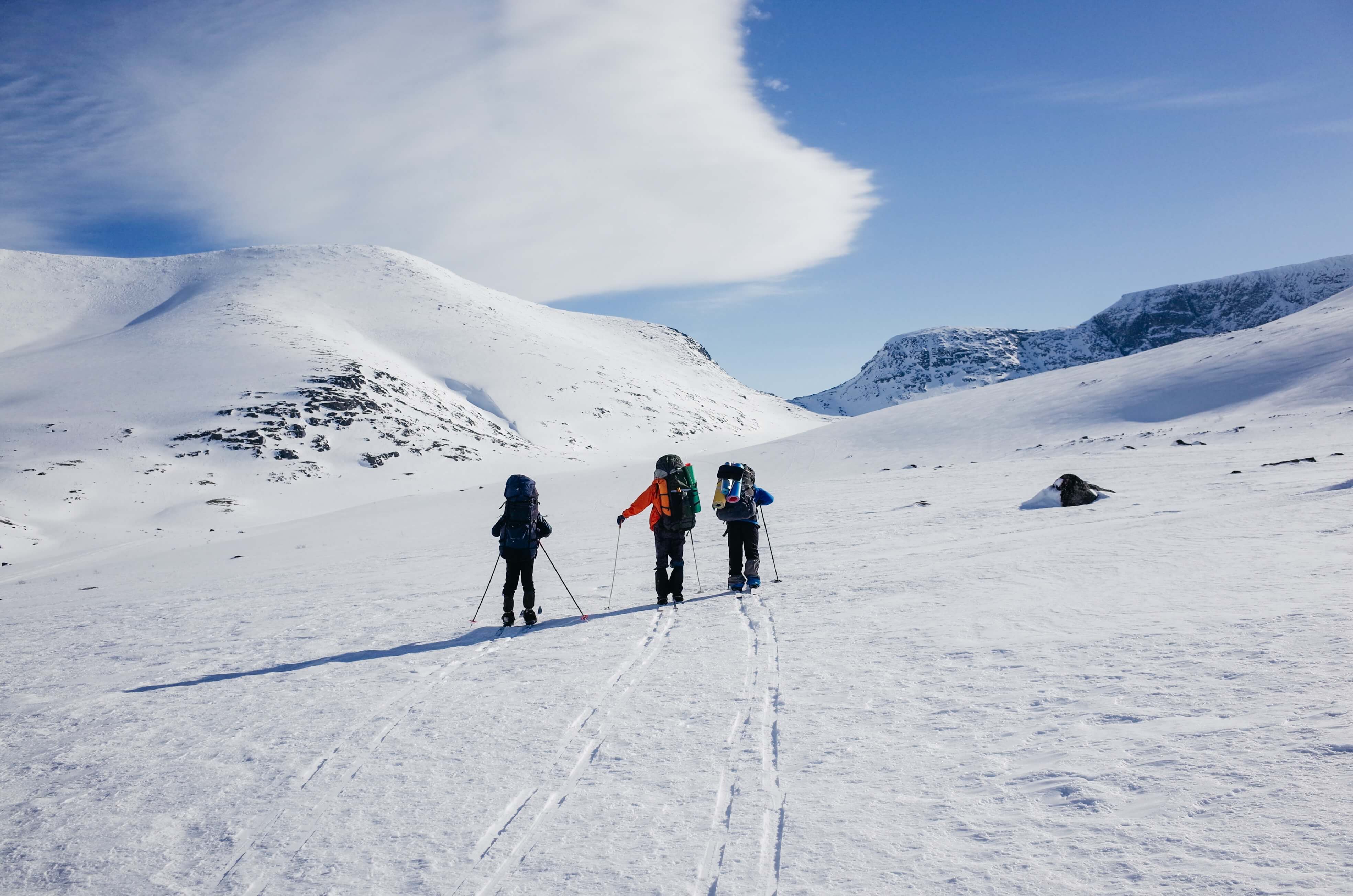 Consejos para elegir ropa de montaña en primavera